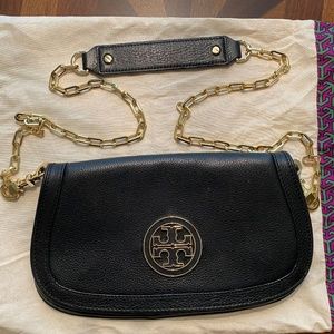 Tory Burch - Black crossbody with chain